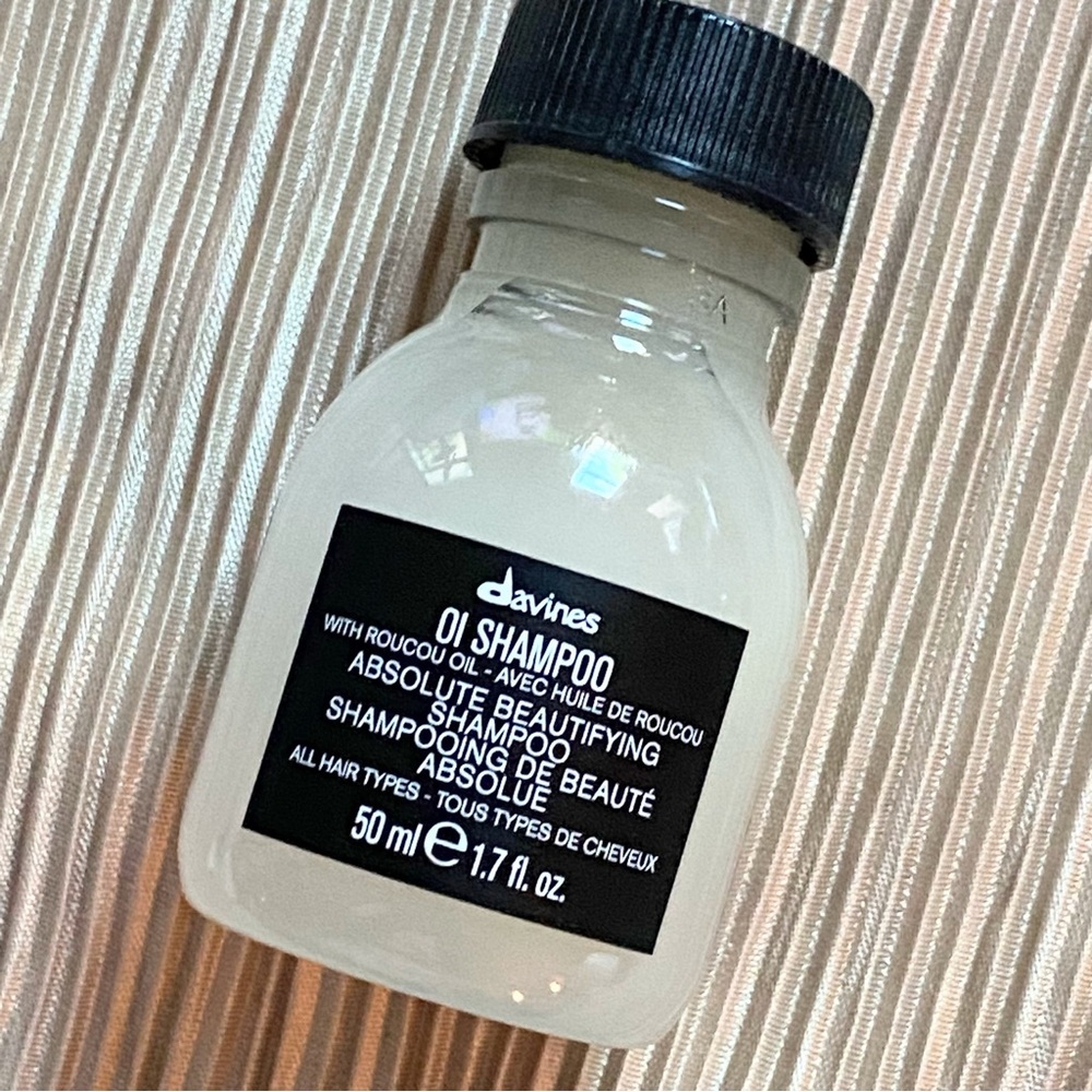 Davines OI Shampoo - Travel Size (50 ml)